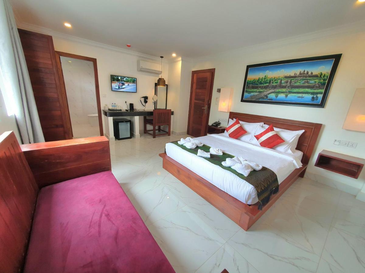 Darling Pub Hostel Siem Reap Bagian luar foto