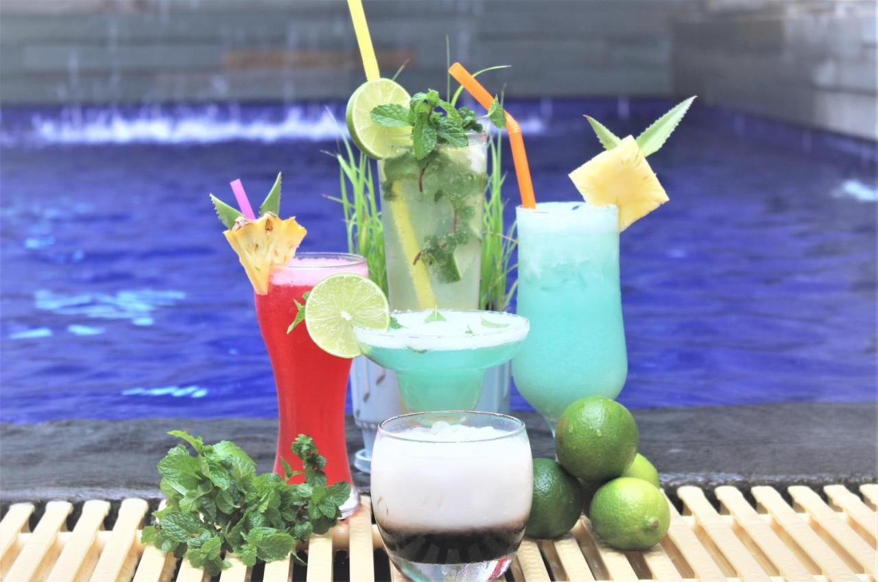Darling Pub Hostel Siem Reap Bagian luar foto
