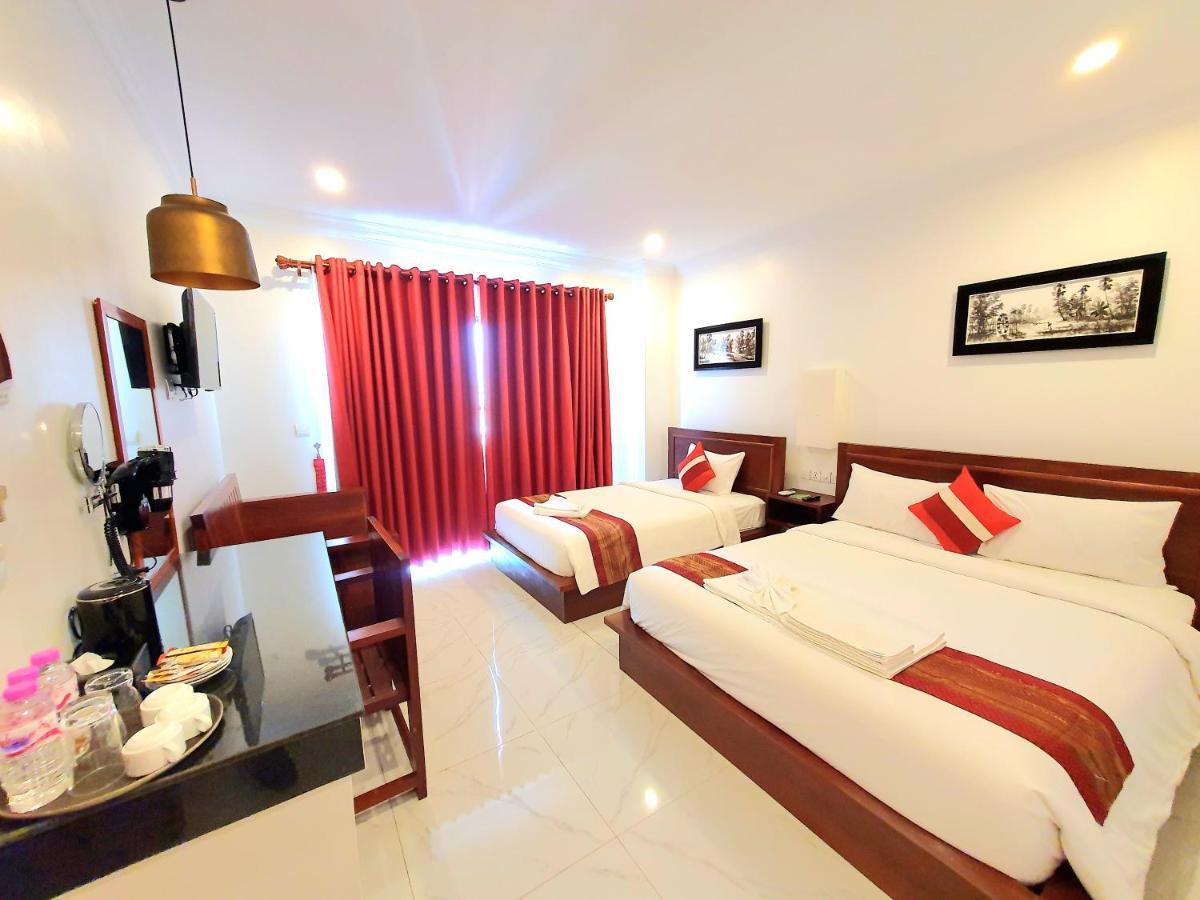 Darling Pub Hostel Siem Reap Bagian luar foto