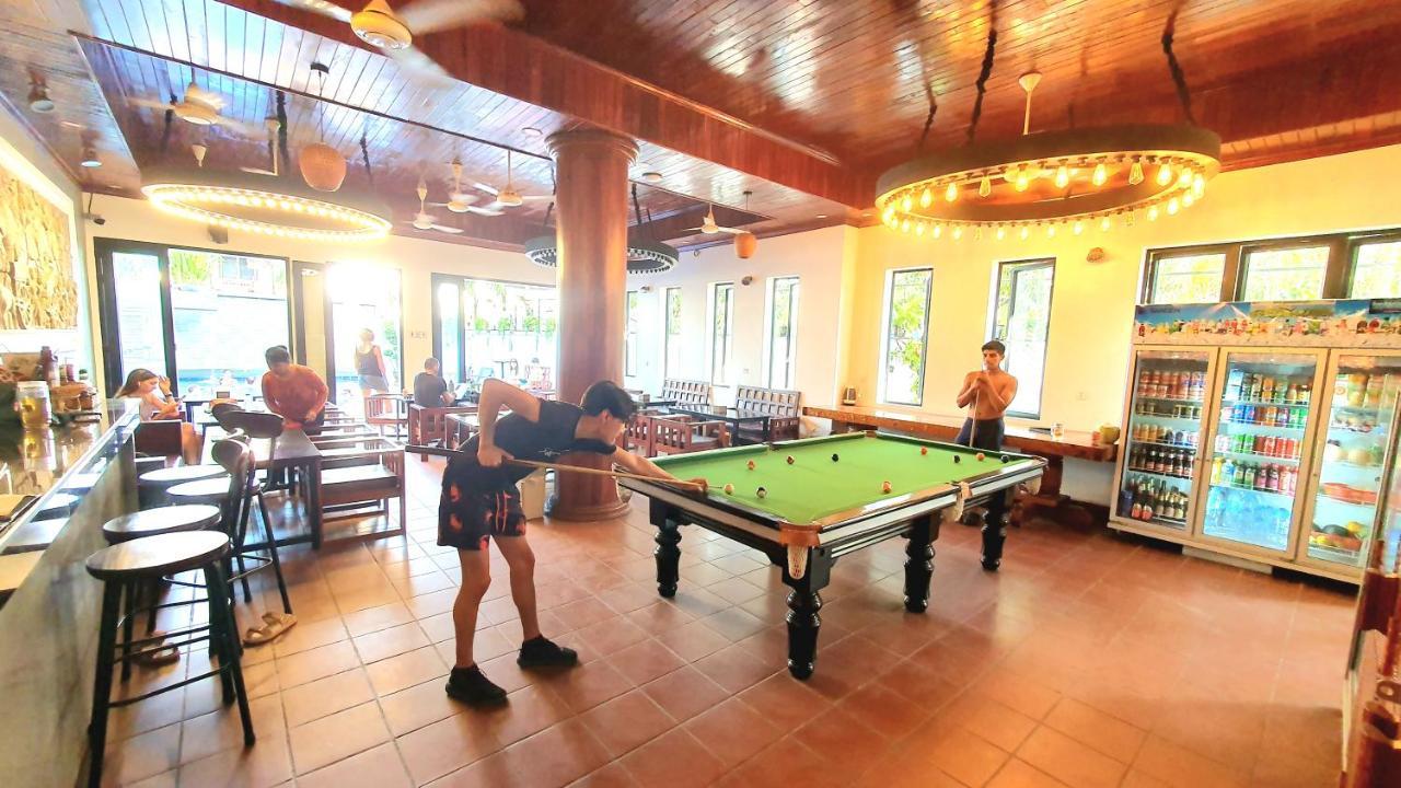 Darling Pub Hostel Siem Reap Bagian luar foto