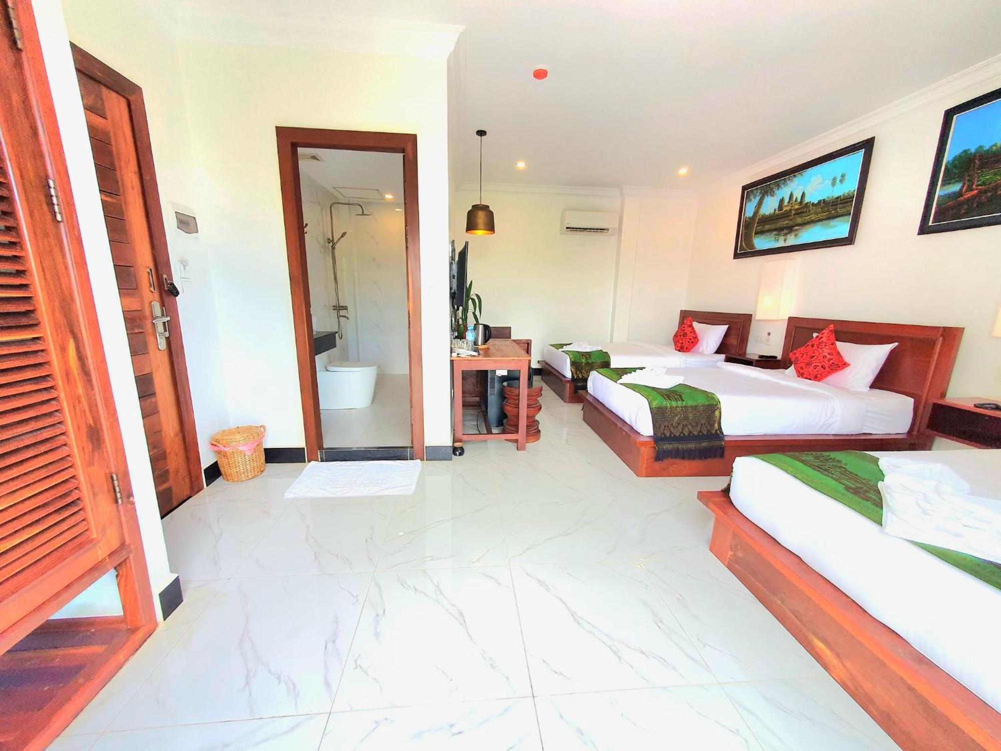 Darling Pub Hostel Siem Reap Bagian luar foto