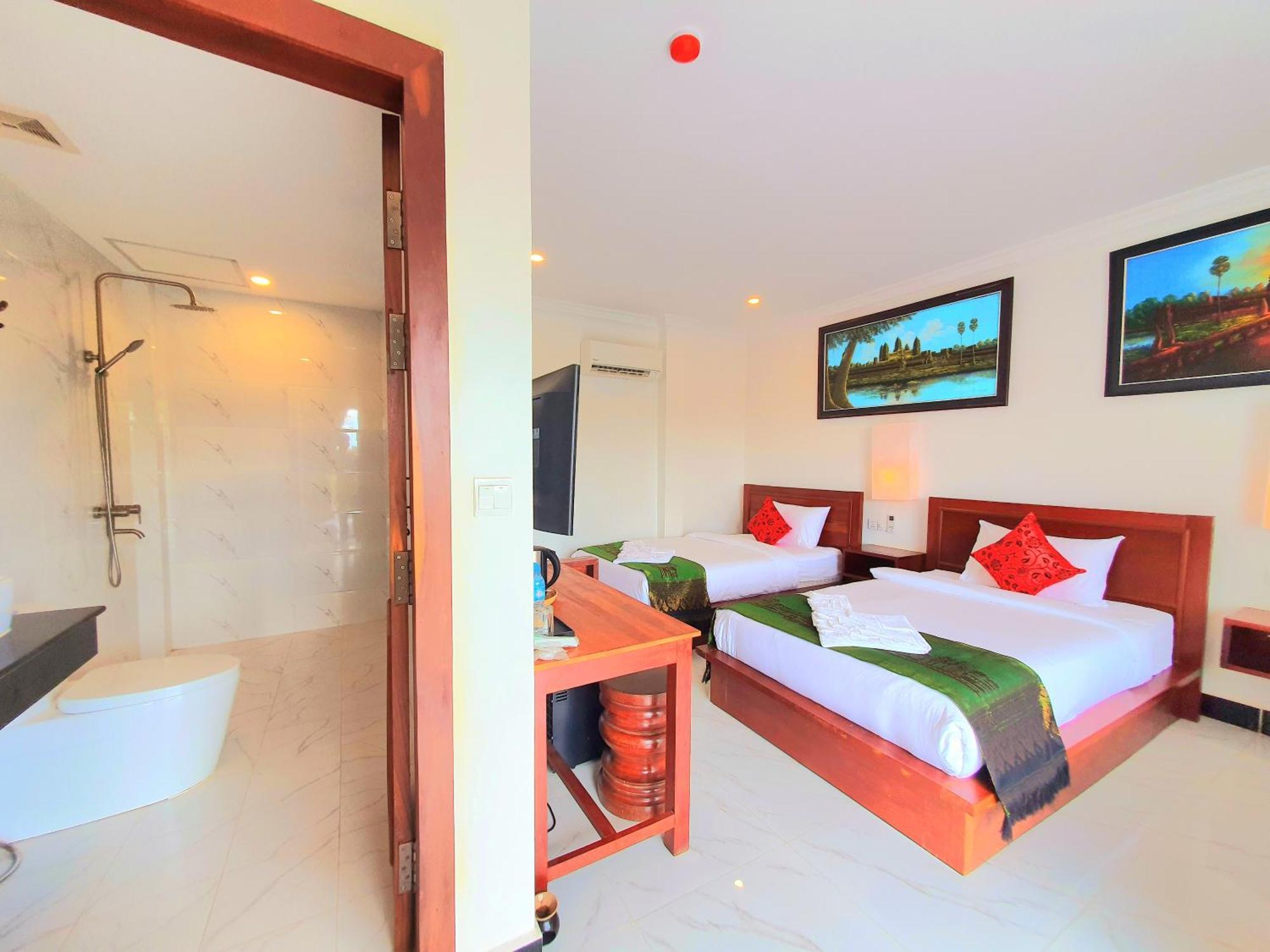 Darling Pub Hostel Siem Reap Bagian luar foto