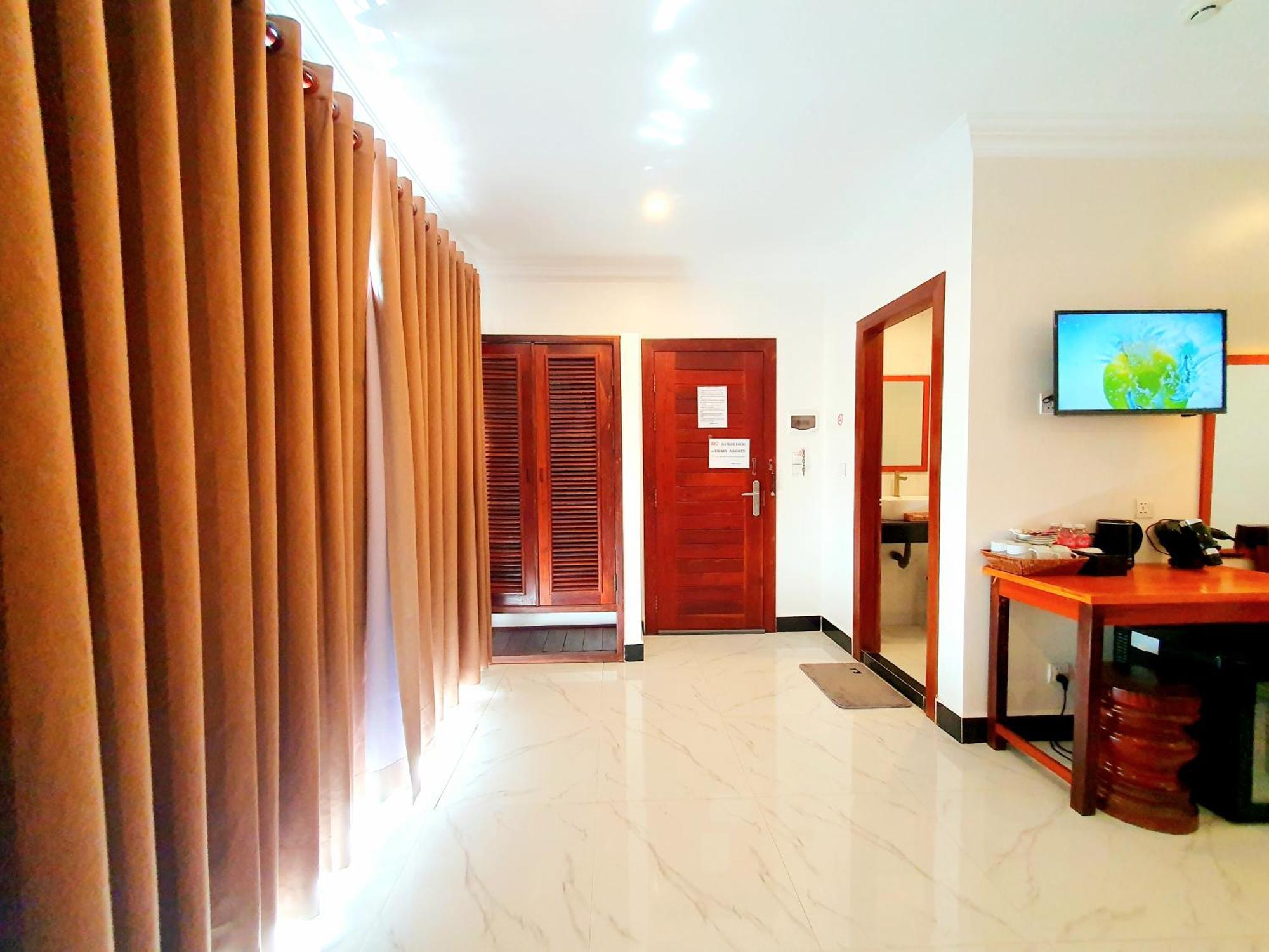 Darling Pub Hostel Siem Reap Bagian luar foto